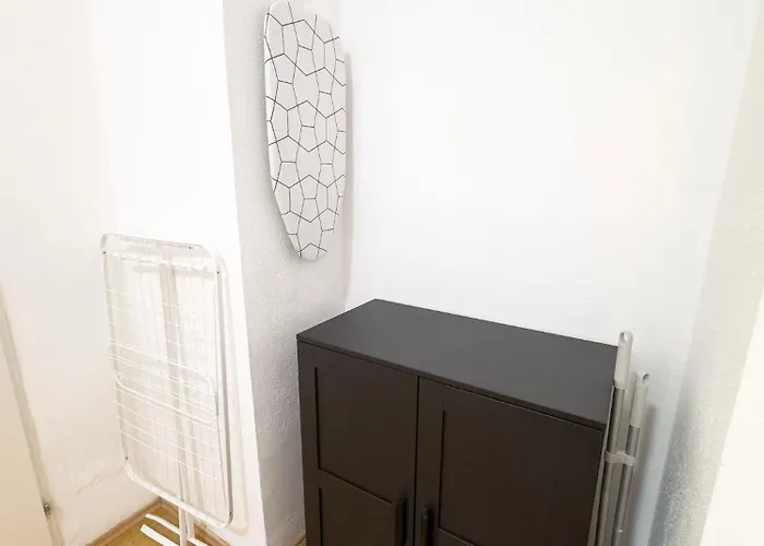 2 Bedroom Apartments, 18 Min To The Center, Smart Tv