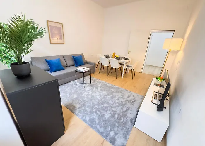 Apartman 2 Bedroom Apartments, 18 Min To The Center, Smart Tv