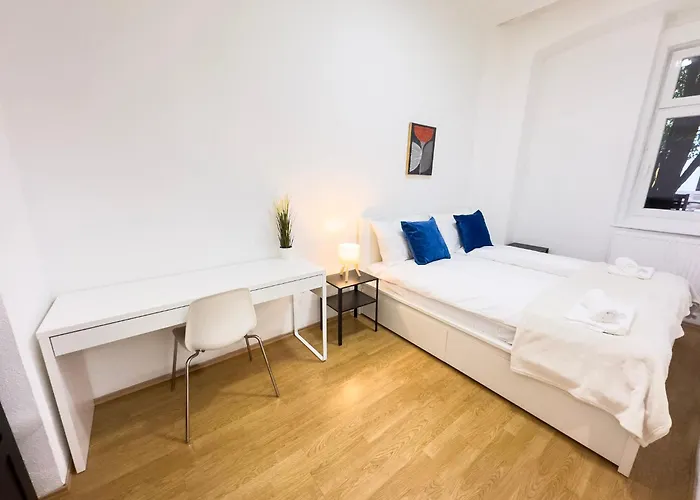 Apartman 2 Bedroom Apartments, 18 Min To The Center, Smart Tv *