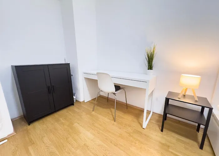 2 Bedroom Apartments, 18 Min To The Center, Smart Tv Apartman