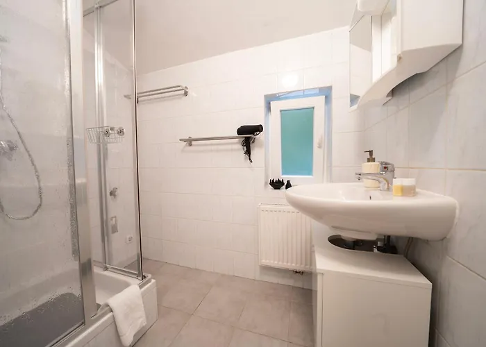 Apartman 2 Bedroom Apartments, 18 Min To The Center, Smart Tv