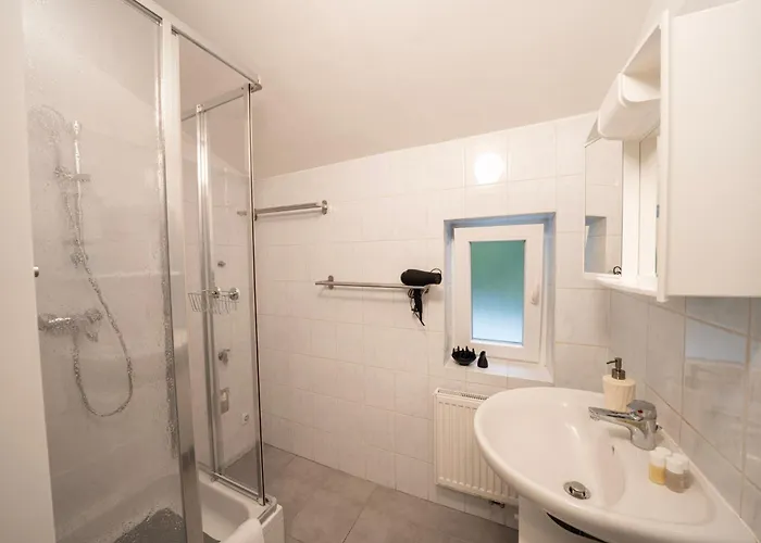 2 Bedroom Apartments, 18 Min To The Center, Smart Tv Apartman