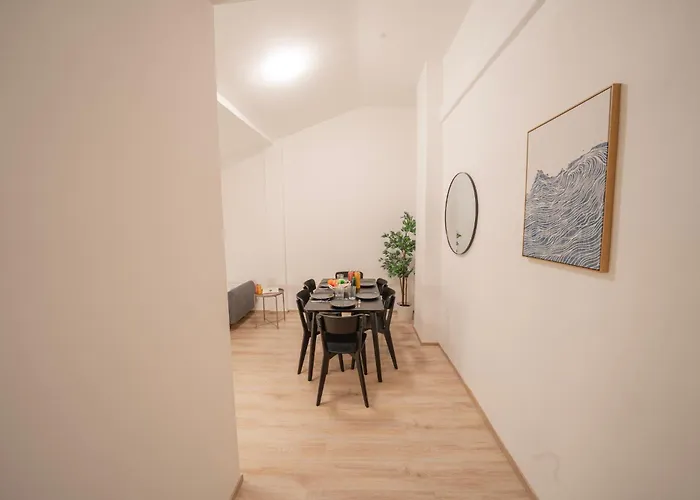 2 Bedroom Apartments, 18 Min To The Center, Smart Tv Apartman Bécs