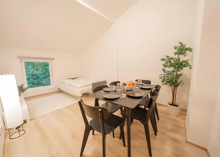 2 Bedroom Apartments, 18 Min To The Center, Smart Tv *
